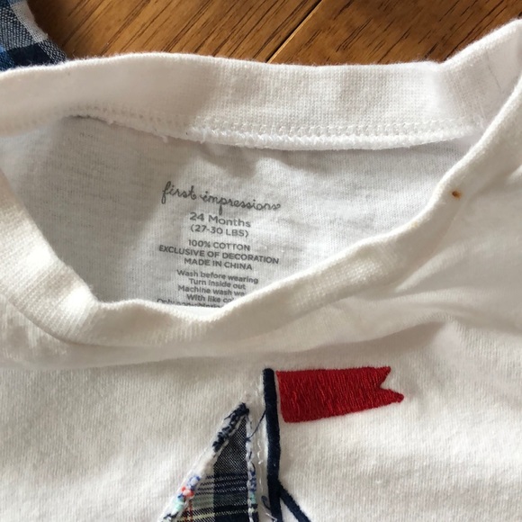 ☘️$6 24/2T shirt Bundle. No tears, stains or holes - Picture 2 of 6